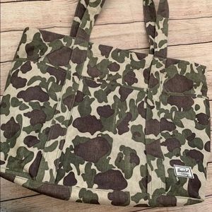 Herschel tote EUC